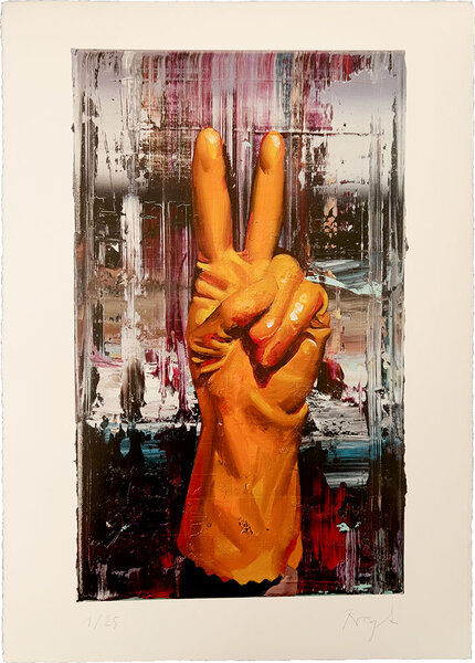 HD+ print on handmade paper.
						Edition 25 + 7 AP