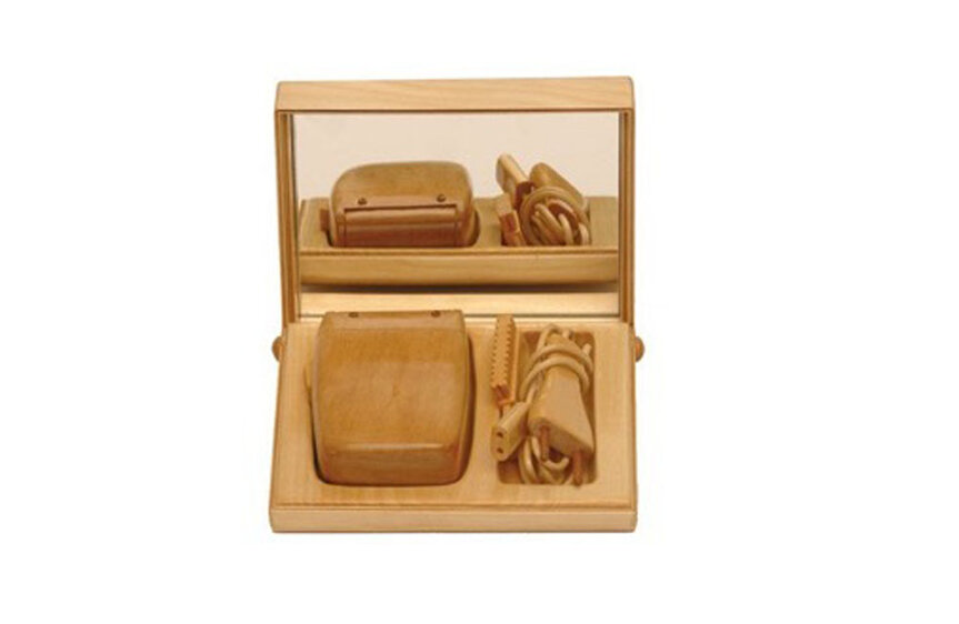 2001/03 - mixed media - edition 3 -5,5 x 15 x 12 cm