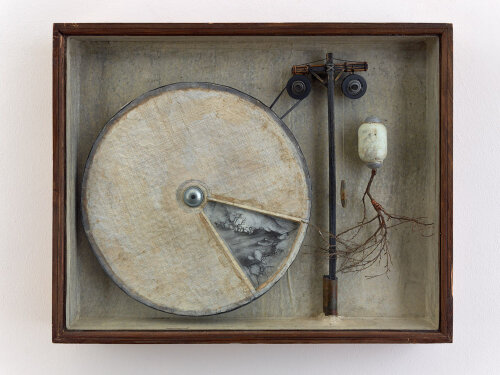 2015 -  mixed media in cabinet - 40 x 50 x 6 cm
