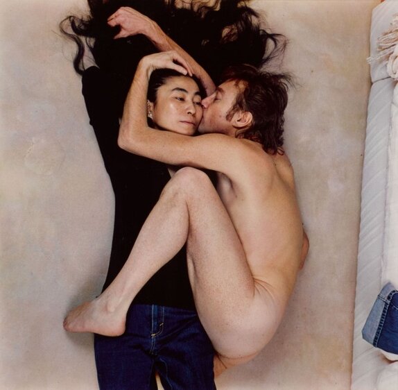 Photo on photo paper glossy - late print - courtesy signed -24,7 x 24,2 on 31 x 30,5 cm