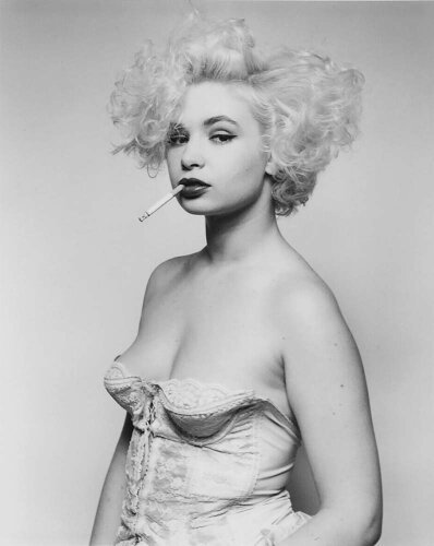Color photo on photo paper - late print- courtesy signed- 28,2 x 22,7 on 36 x 30,2 cm