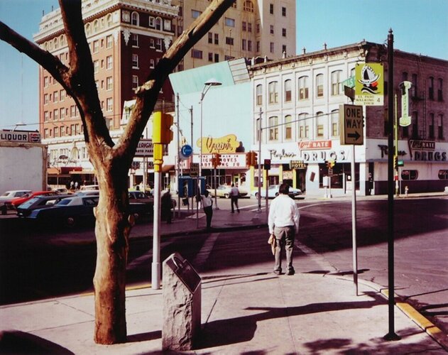 Color photo on Kodak Prof Endura - late print - courtesy signed - 24,4 x 30,9 on 30,2 x 37 cm
